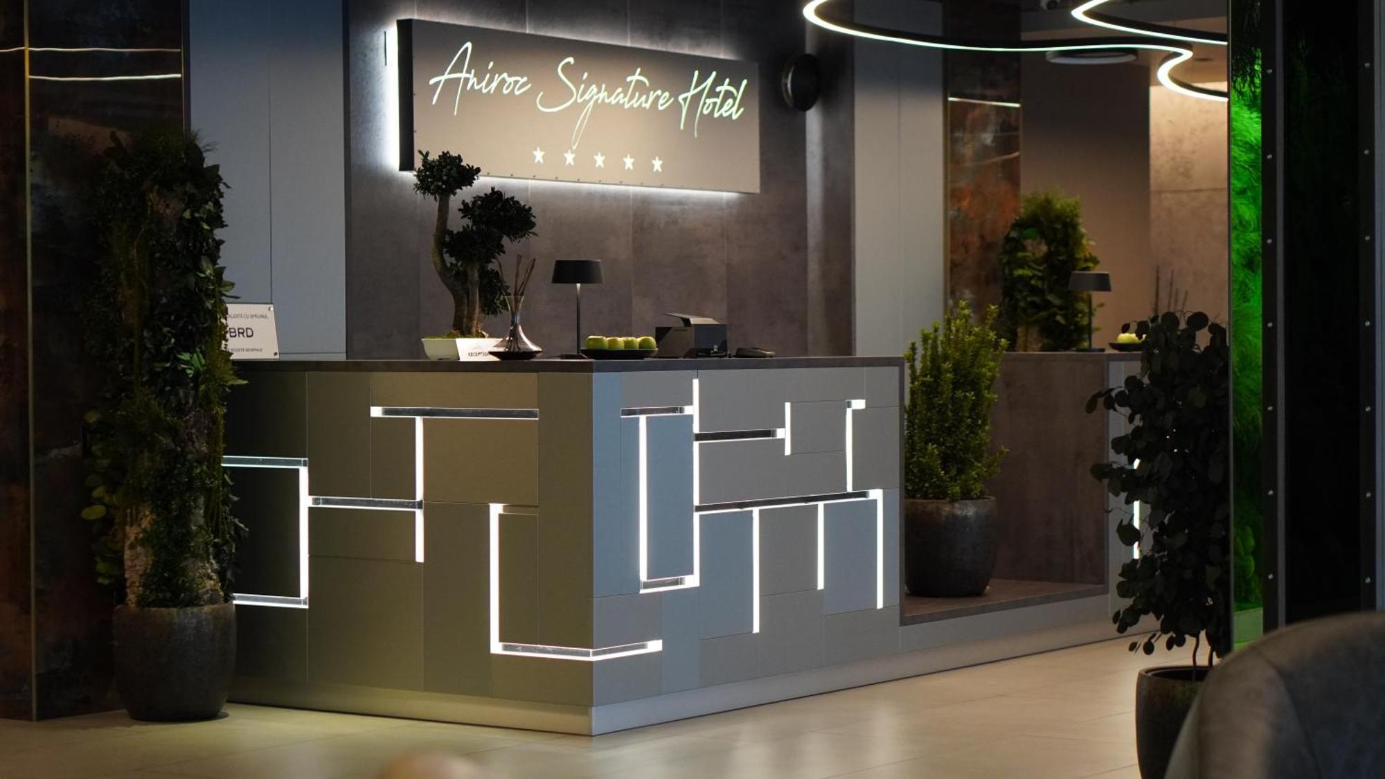 Aniroc Signature Hotel Arad Kültér fotó