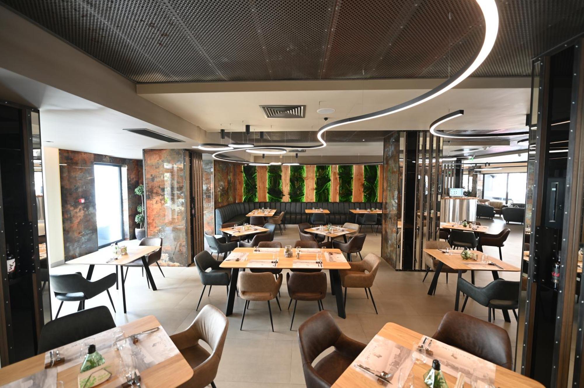 Aniroc Signature Hotel Arad Kültér fotó Restaurant